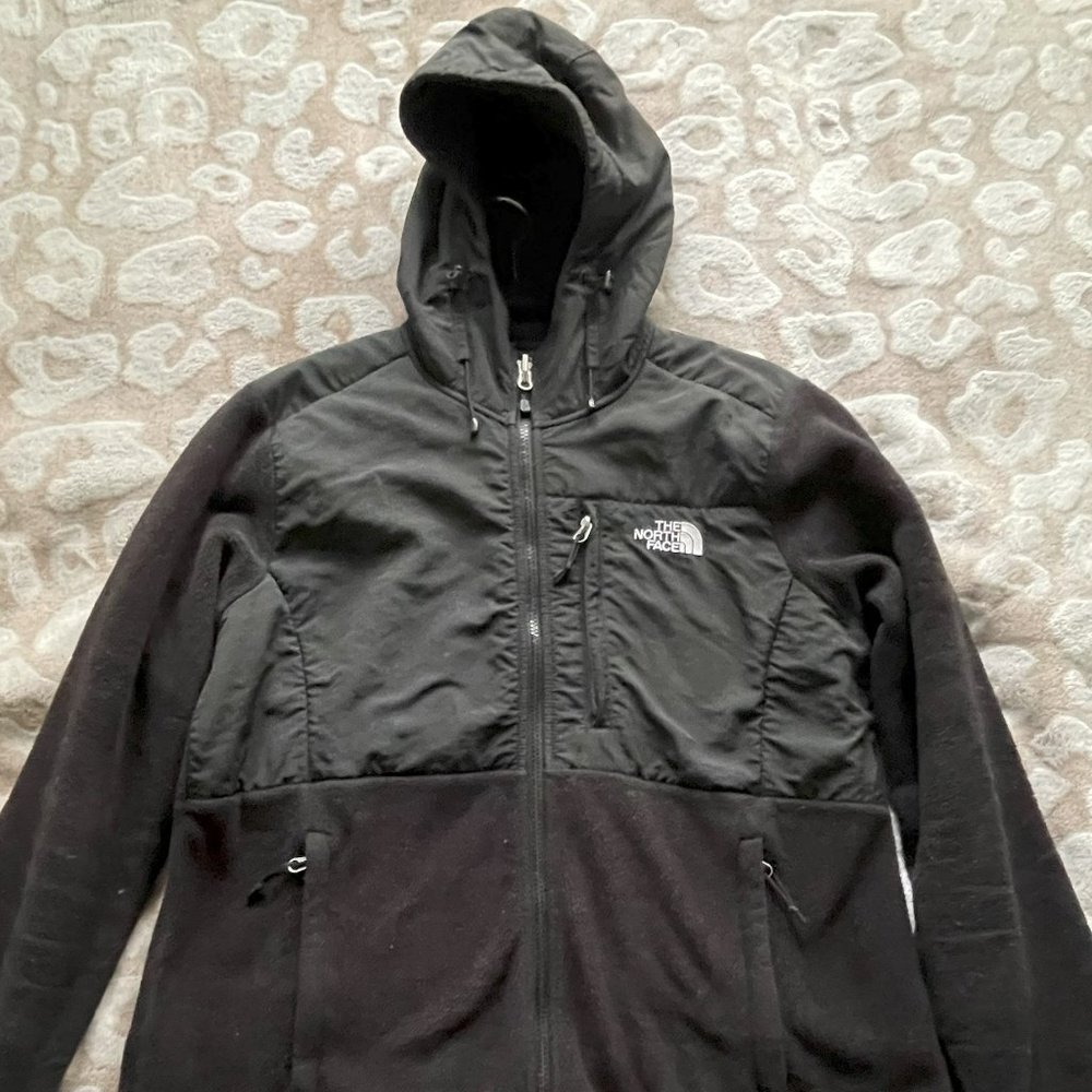 The North Face Women's Large Hooded Denali Fleece- Black
